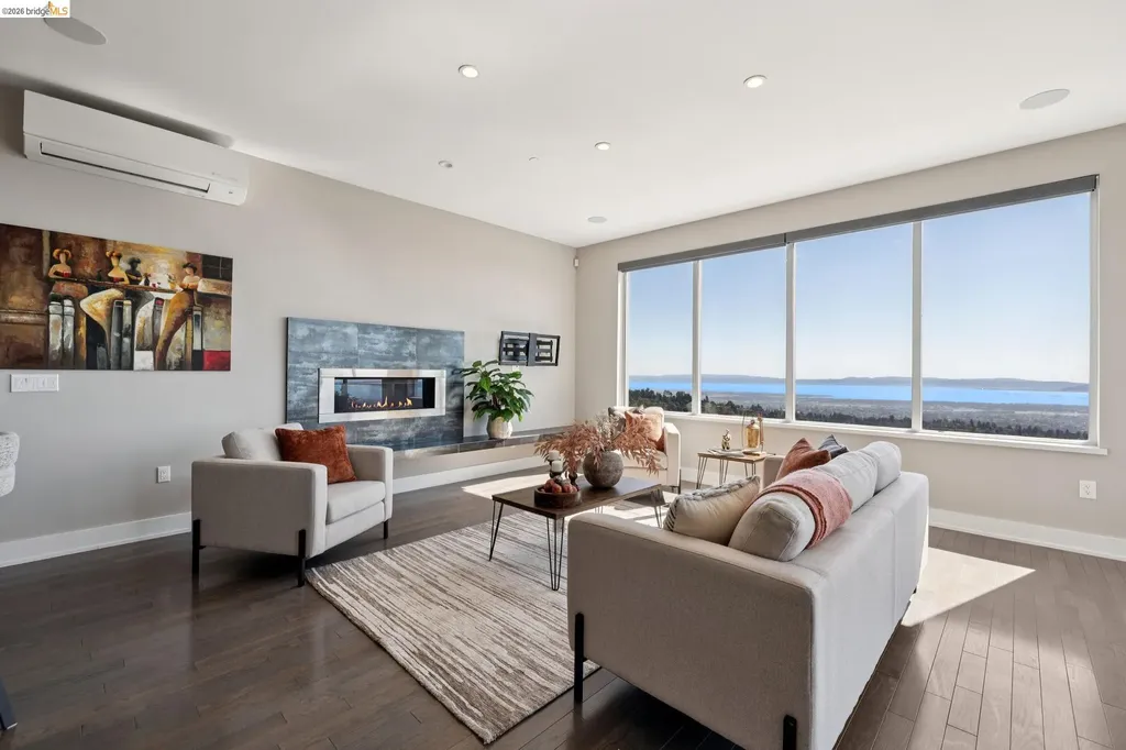 25 Diablo Drive Oakland CA 94611