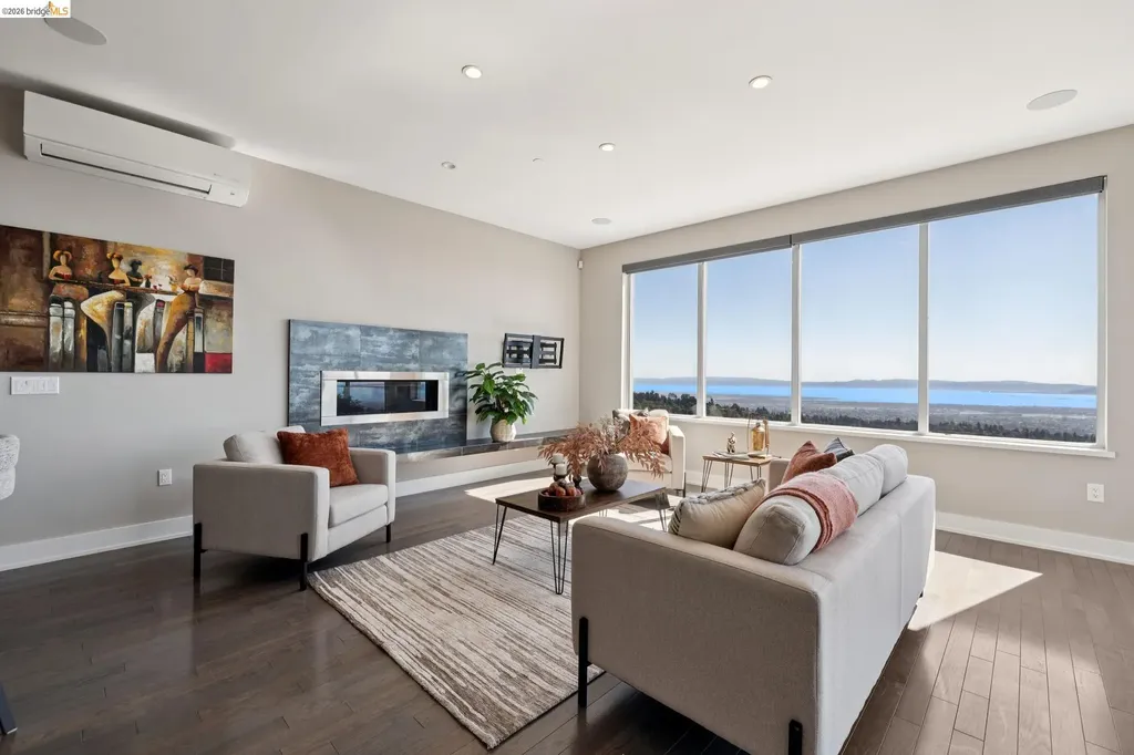 25 Diablo Drive Oakland CA 94611