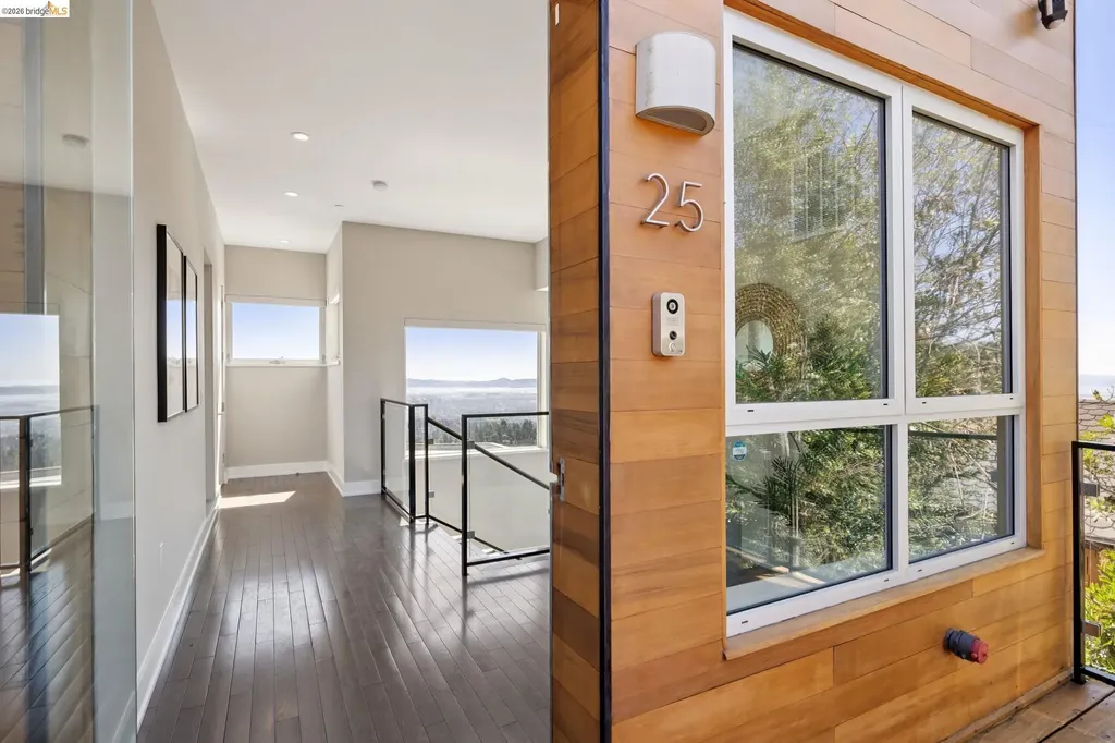 25 Diablo Drive Oakland CA 94611