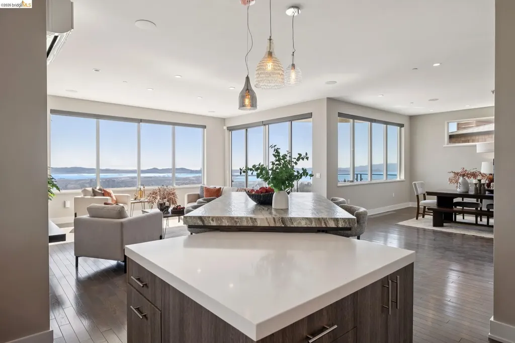 25 Diablo Drive Oakland CA 94611