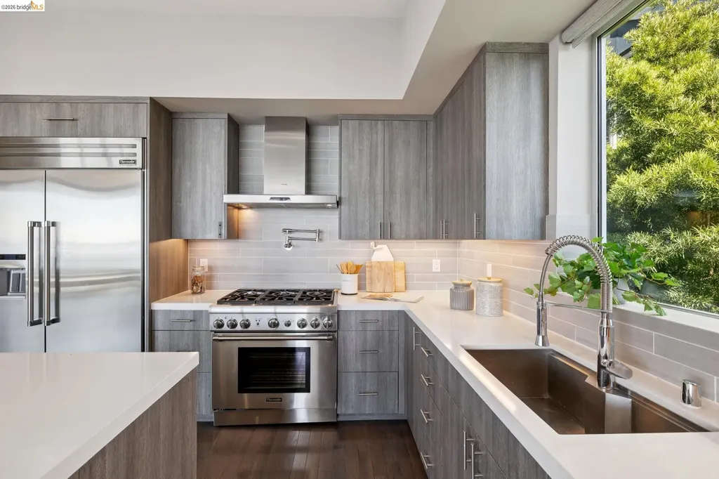 25 Diablo Drive Oakland CA 94611