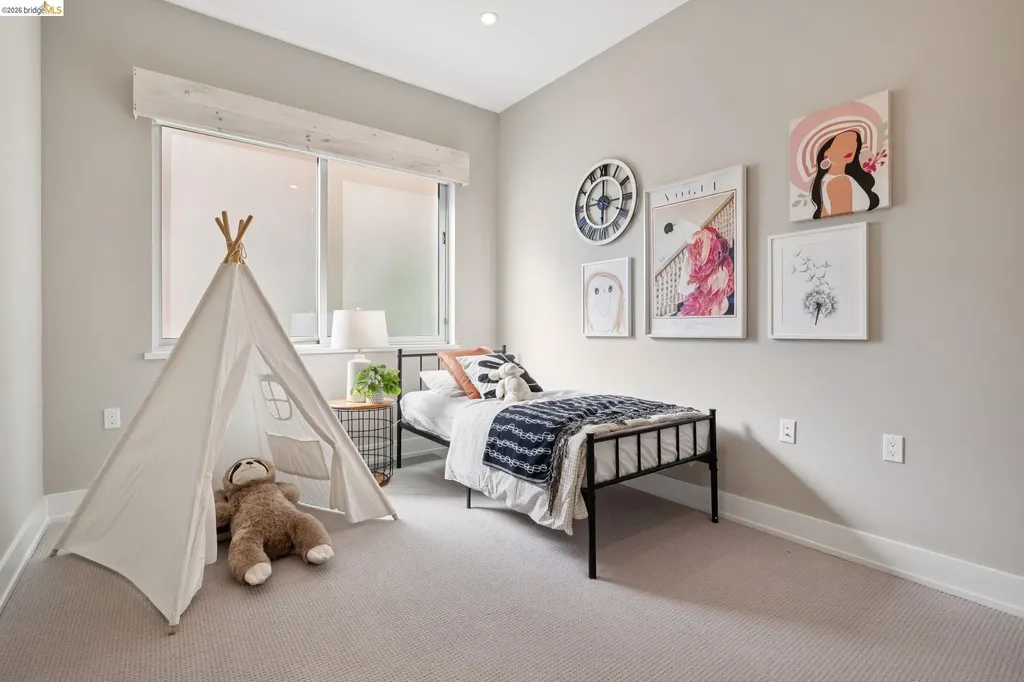 25 Diablo Drive Oakland CA 94611