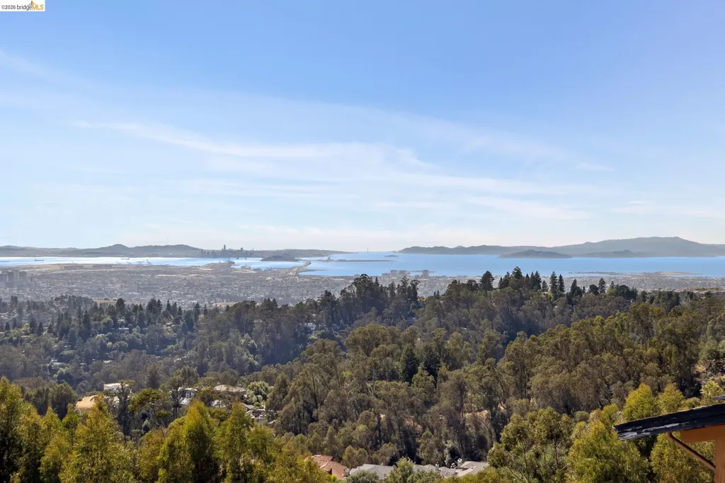 25 Diablo Drive Oakland CA 94611