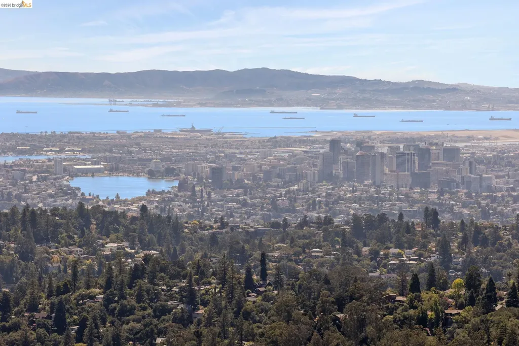 25 Diablo Drive Oakland CA 94611