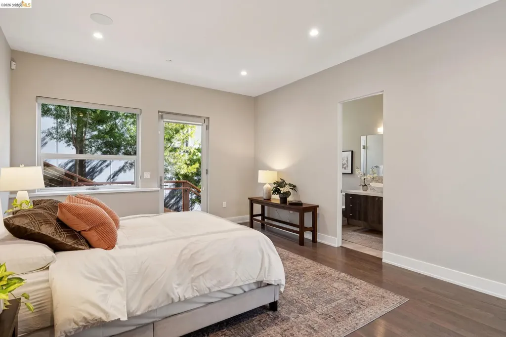 25 Diablo Drive Oakland CA 94611