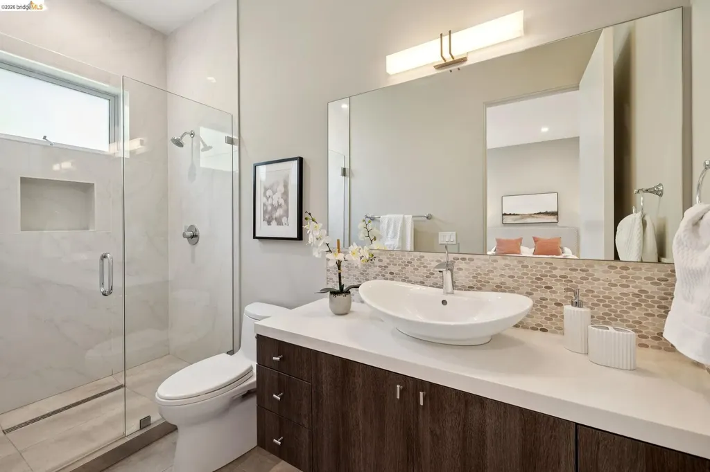 25 Diablo Drive Oakland CA 94611