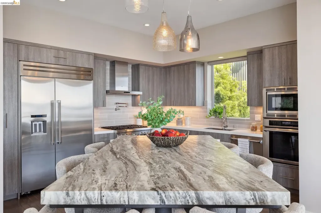 25 Diablo Drive Oakland CA 94611