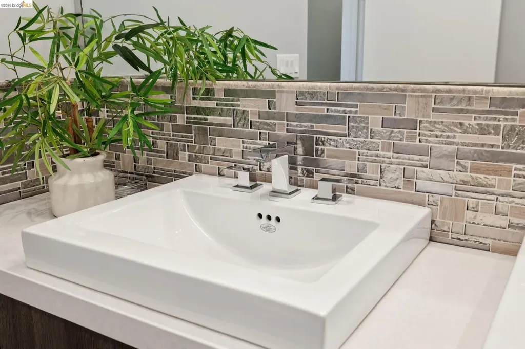 25 Diablo Drive Oakland CA 94611