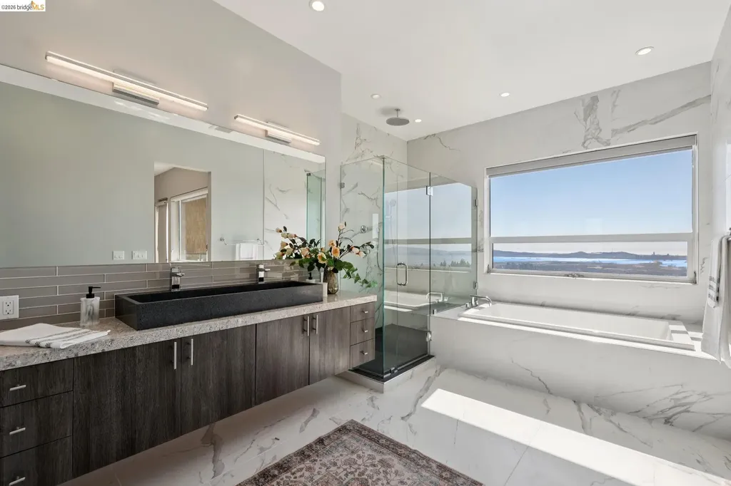 25 Diablo Drive Oakland CA 94611