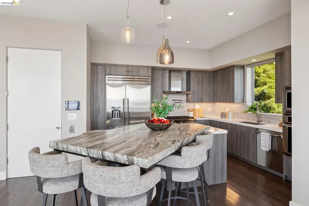 25 Diablo Drive Oakland CA 94611