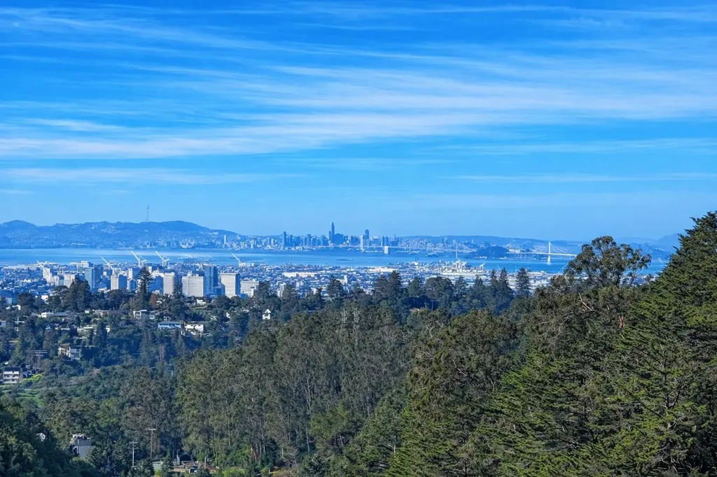 6059 Girvin Drive Oakland CA 94611