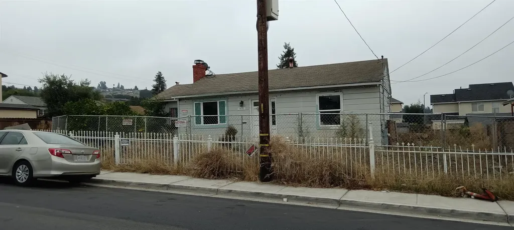 1672 162nd Avenue Ashland CA 94578