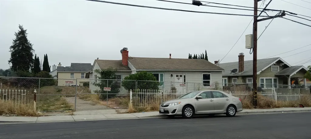 1672 162nd Avenue Ashland CA 94578