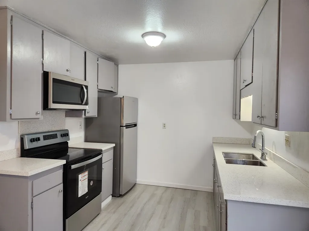 9220 Bancroft Avenue Oakland CA 94603