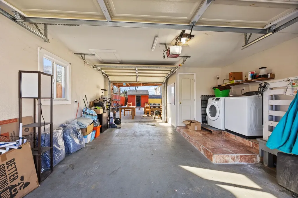 7447 Lockwood Street Oakland CA 94621