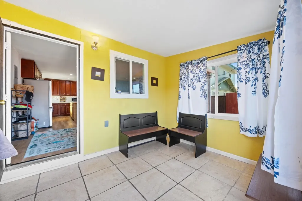 7447 Lockwood Street Oakland CA 94621