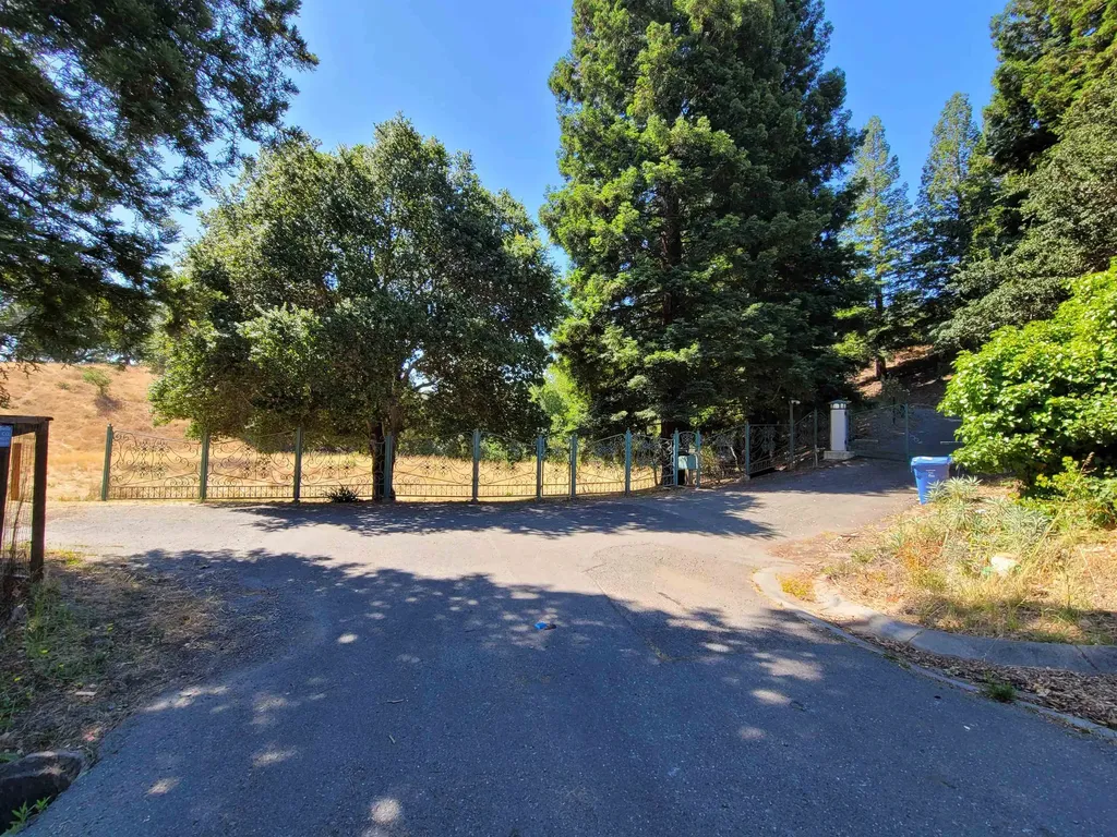 40 Hilldale Court Orinda CA 94563