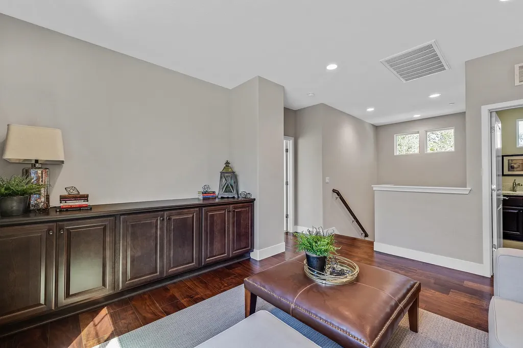 883 Barney Com Livermore CA 94551