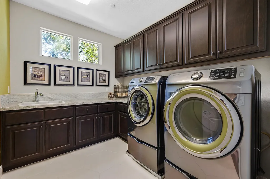 883 Barney Com Livermore CA 94551