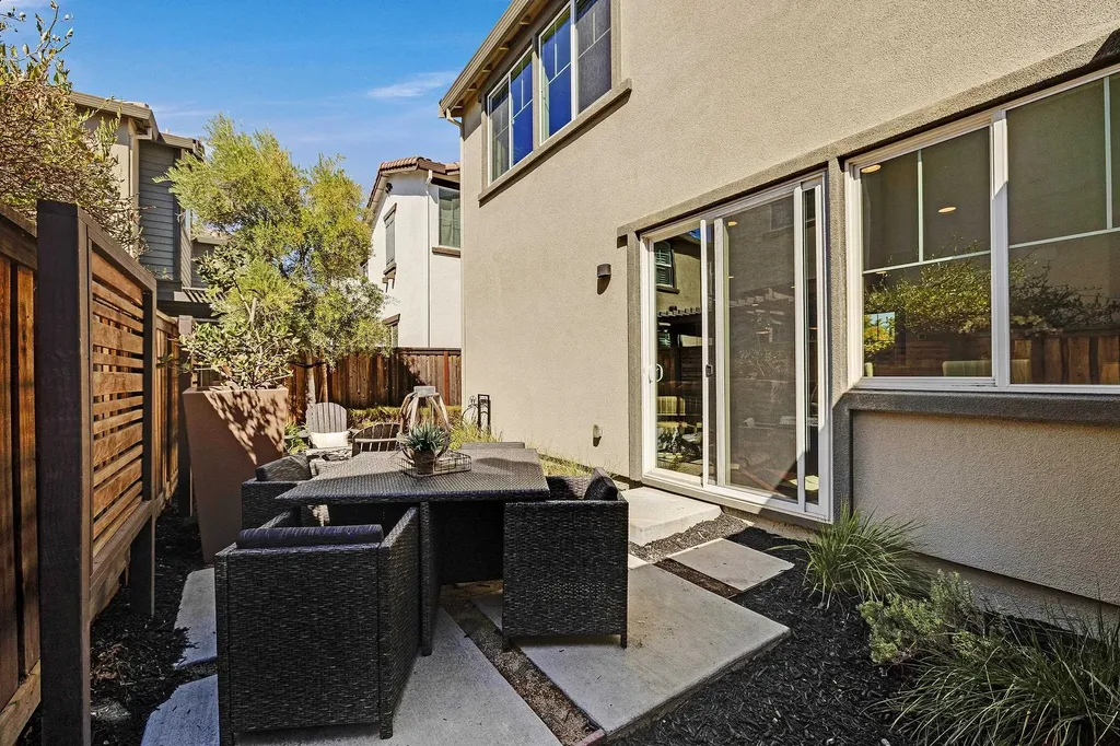 883 Barney Com Livermore CA 94551