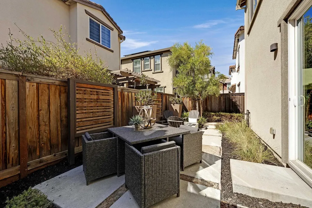 883 Barney Com Livermore CA 94551