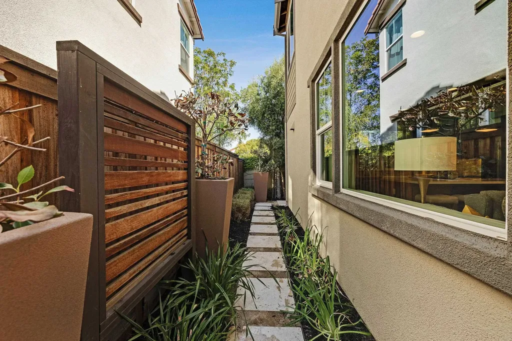 883 Barney Com Livermore CA 94551