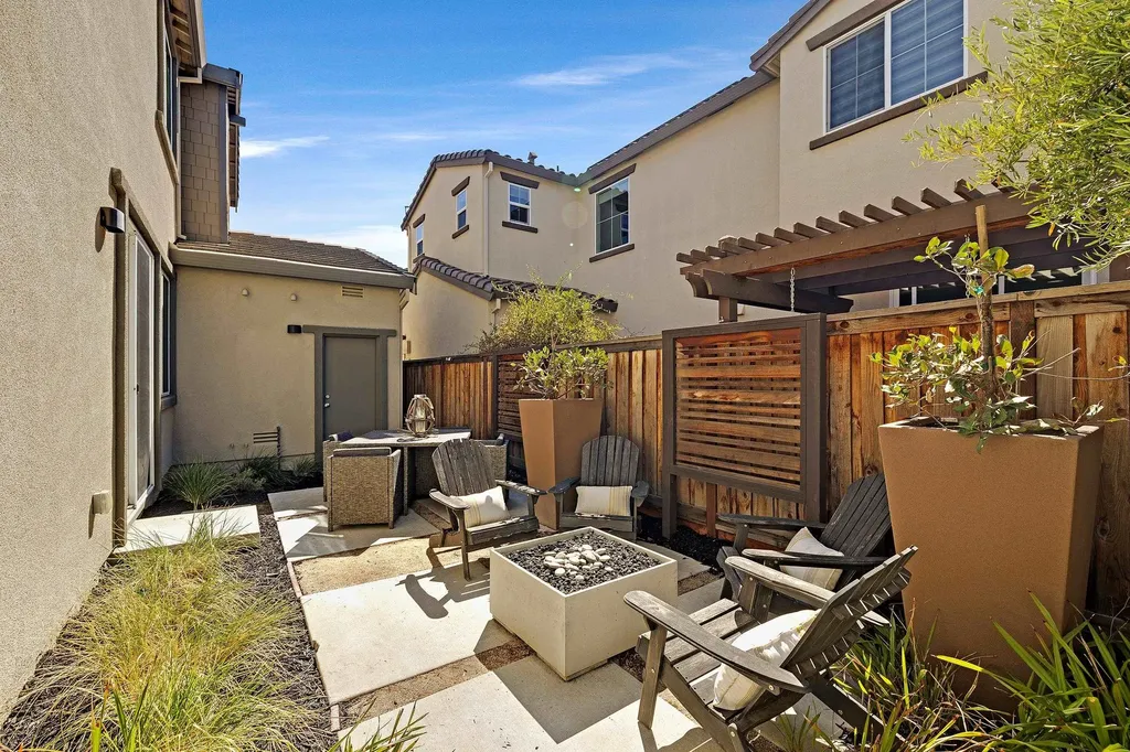 883 Barney Com Livermore CA 94551