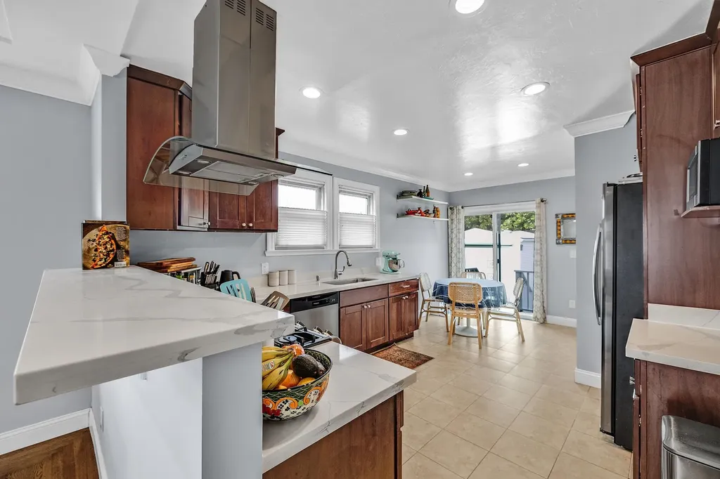 2927 Seminary Avenue Oakland CA 94605