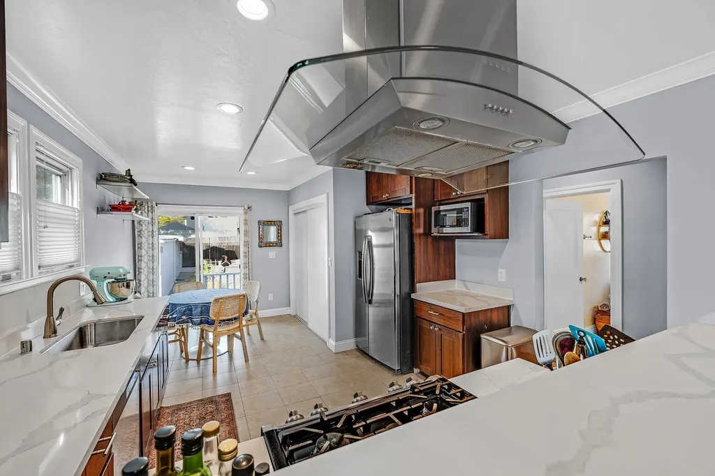 2927 Seminary Avenue Oakland CA 94605