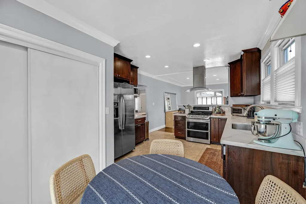 2927 Seminary Avenue Oakland CA 94605