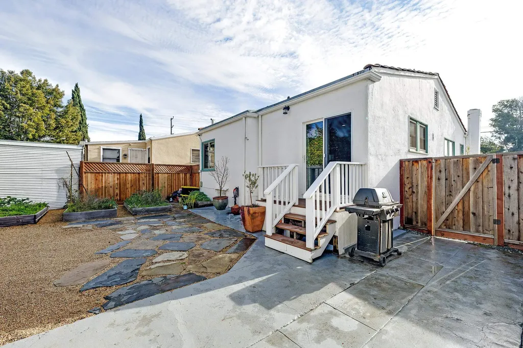 2927 Seminary Avenue Oakland CA 94605