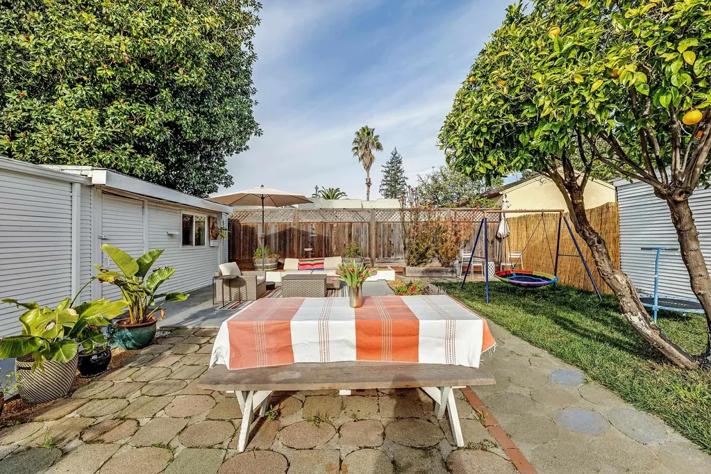 2927 Seminary Avenue Oakland CA 94605