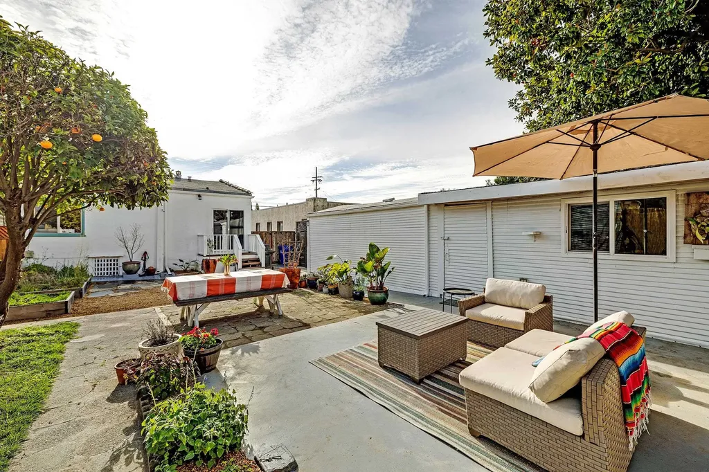 2927 Seminary Avenue Oakland CA 94605