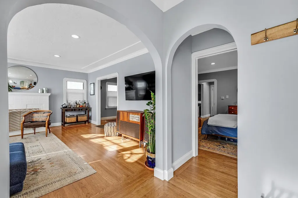 2927 Seminary Avenue Oakland CA 94605