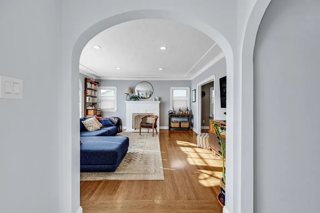 2927 Seminary Avenue Oakland CA 94605