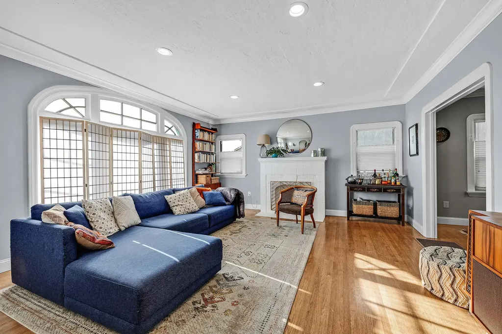 2927 Seminary Avenue Oakland CA 94605