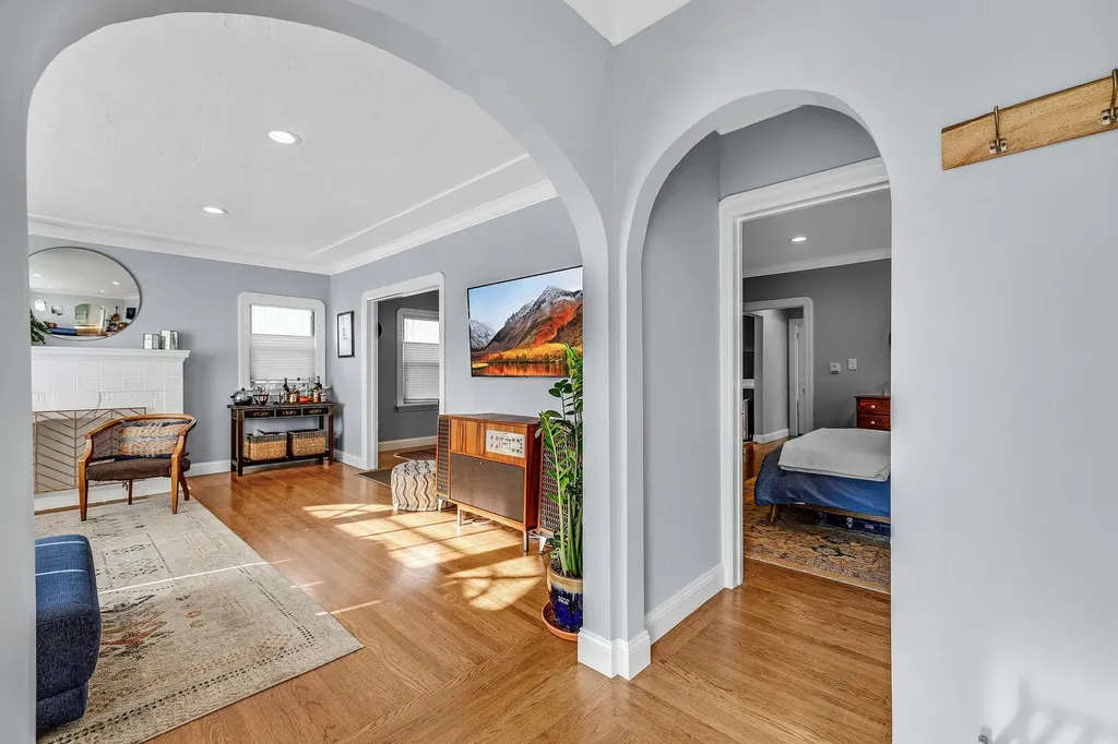 2927 Seminary Avenue Oakland CA 94605