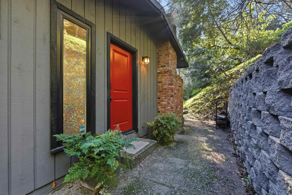 6416 Valley View Road Oakland CA 94611