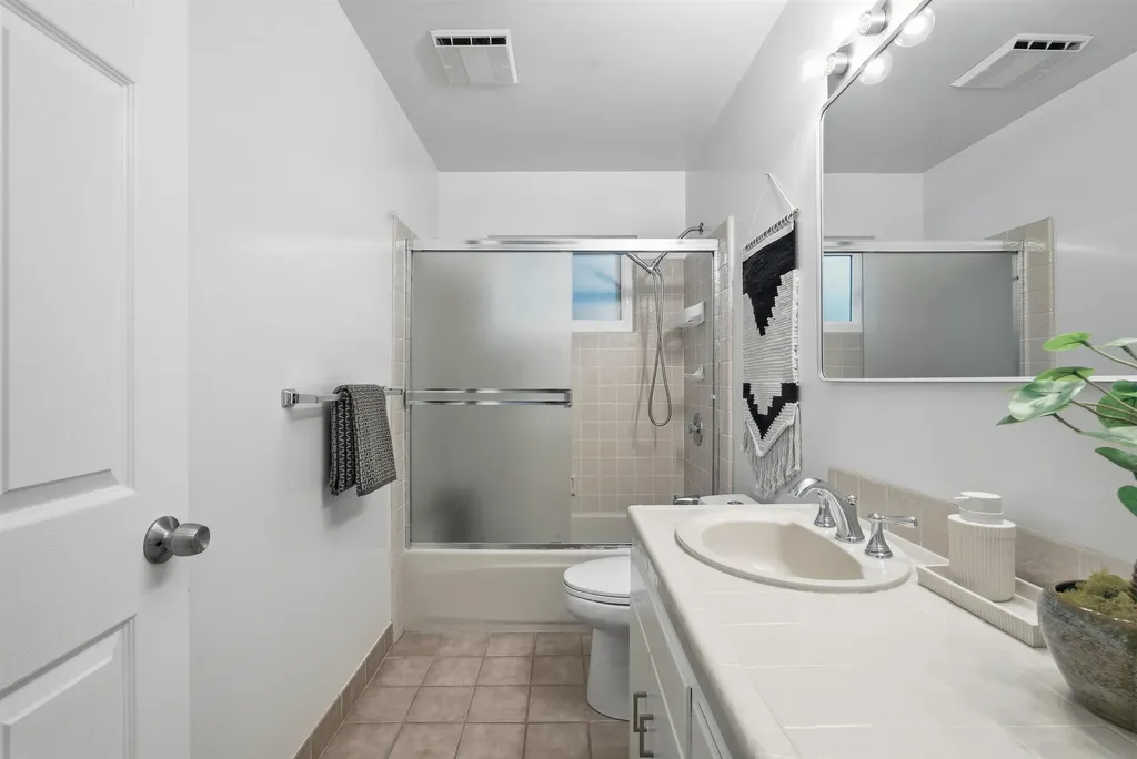 6416 Valley View Road Oakland CA 94611