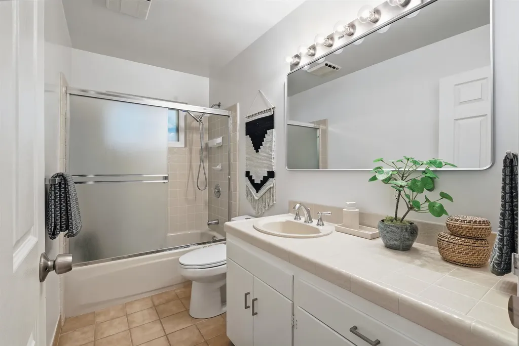 6416 Valley View Road Oakland CA 94611