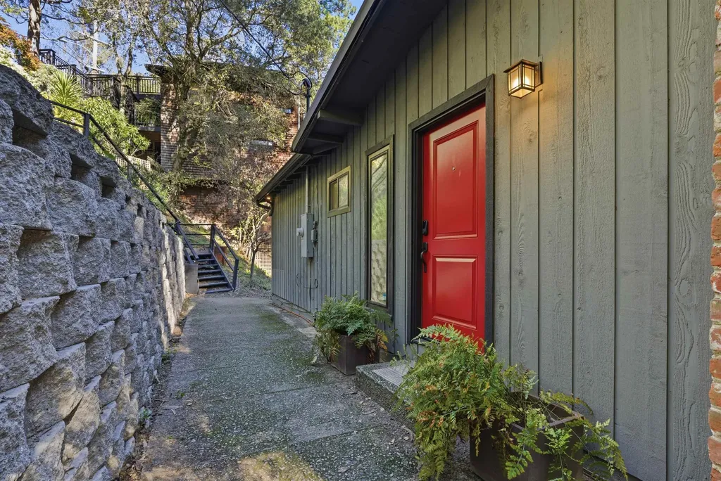 6416 Valley View Road Oakland CA 94611