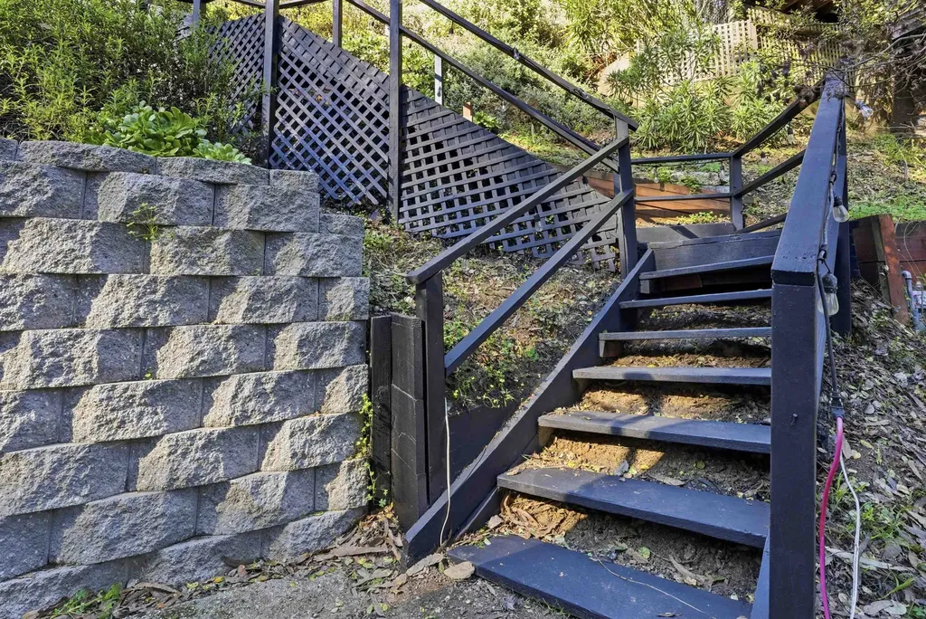 6416 Valley View Road Oakland CA 94611