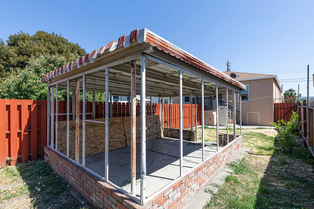 1821 74th Avenue Oakland CA 94621