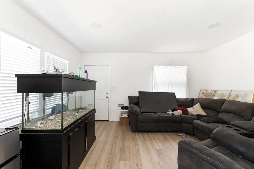 1821 74th Avenue Oakland CA 94621