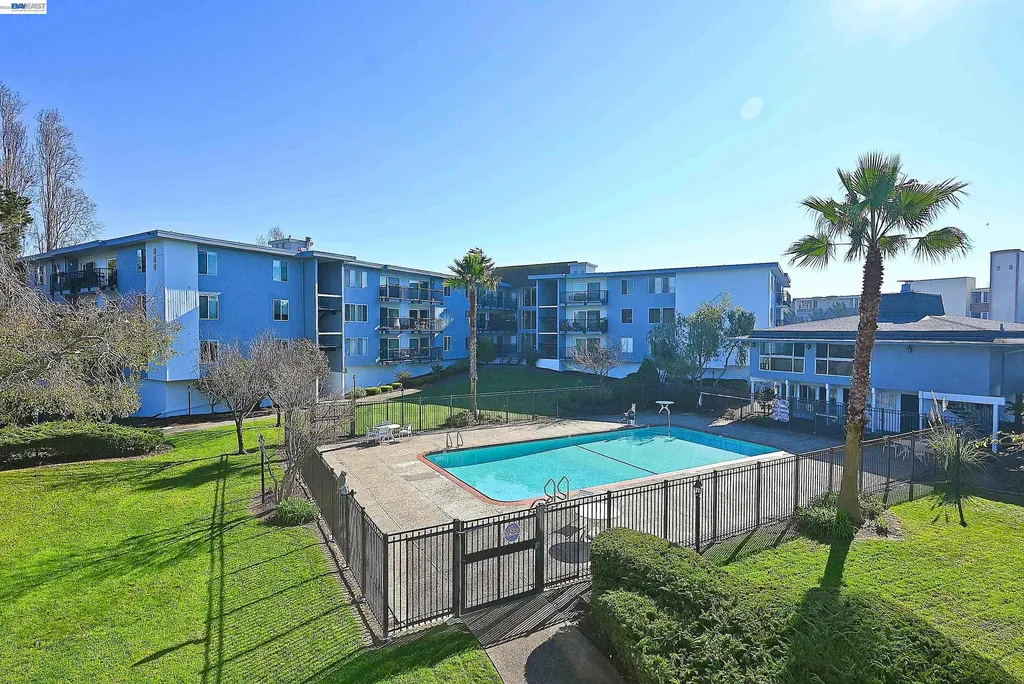 960 Shorepoint Alameda CA 94501