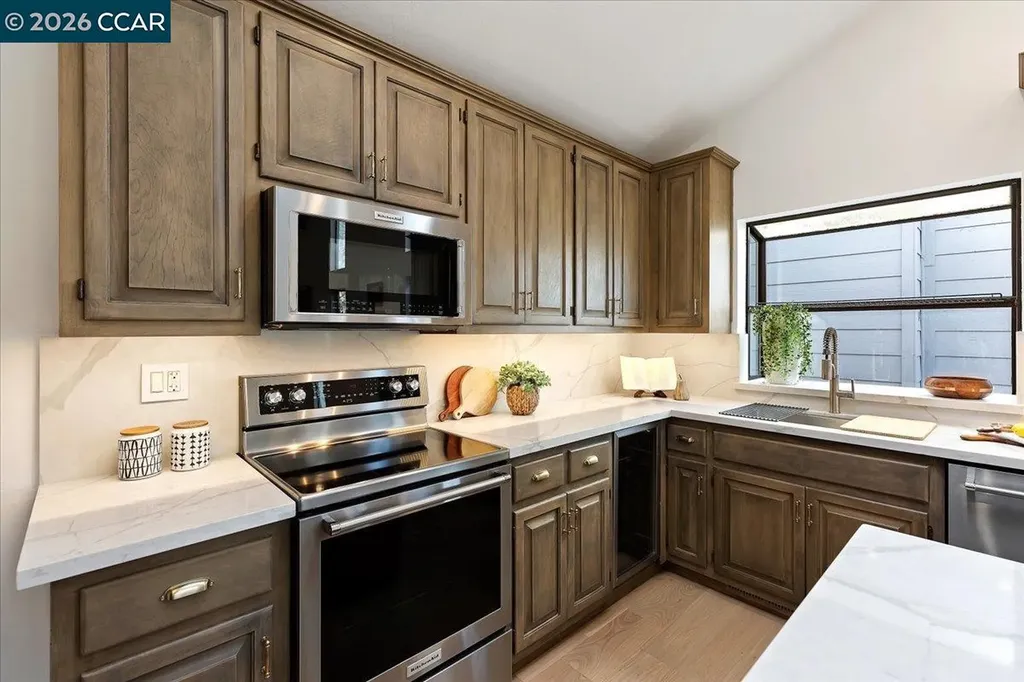 28 Tamarisk Moraga CA 94556