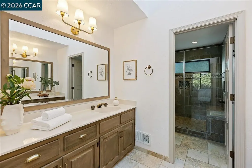 28 Tamarisk Moraga CA 94556