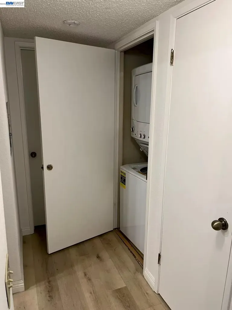 65 Glenwood Hercules CA 94547
