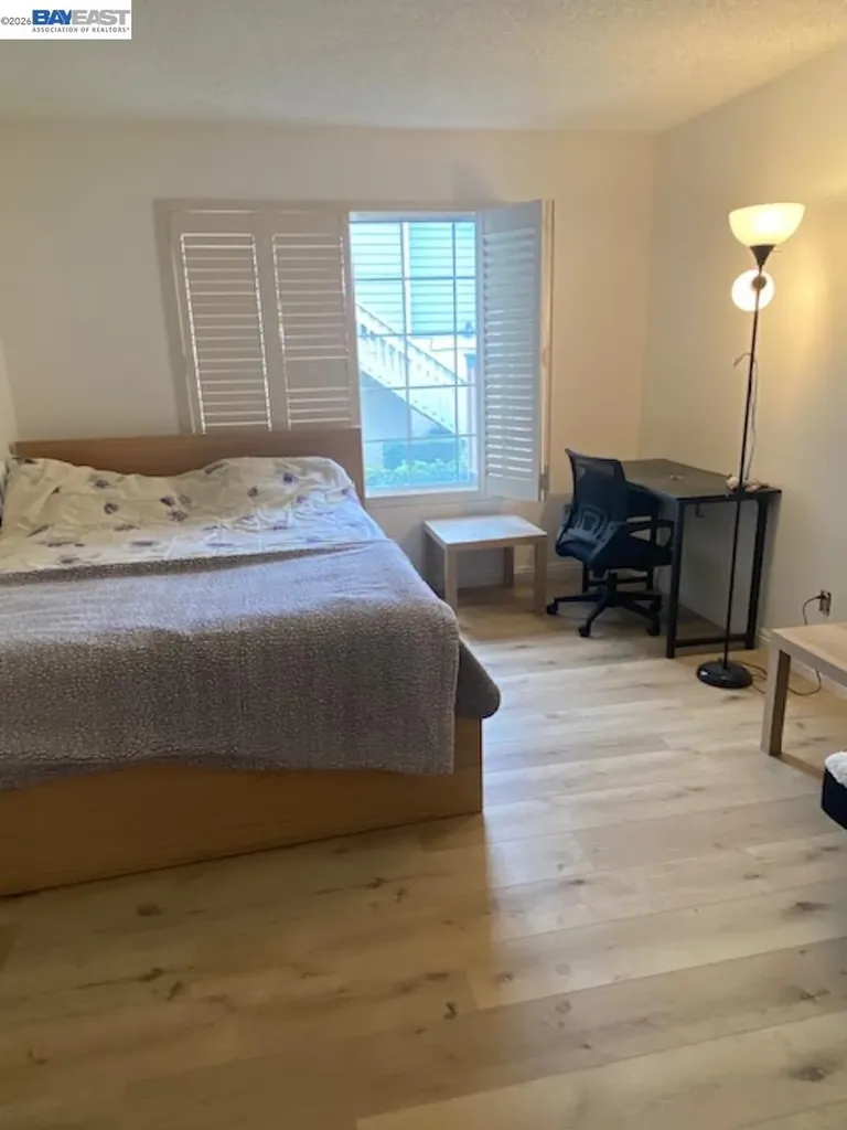 65 Glenwood Hercules CA 94547