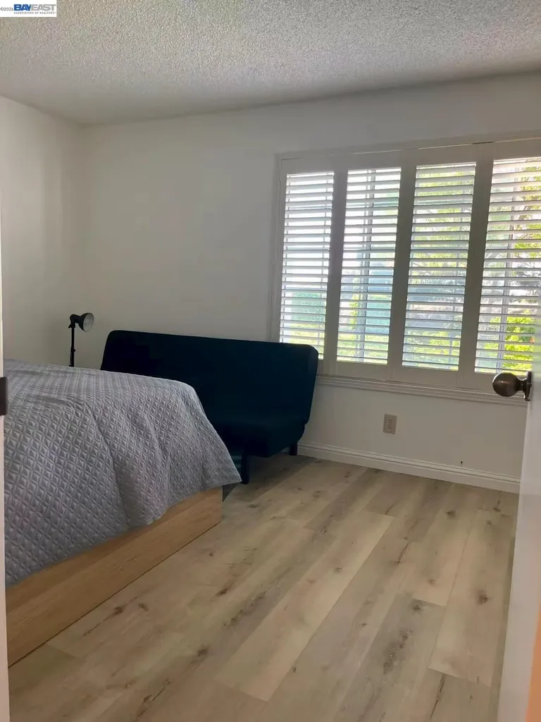 65 Glenwood Hercules CA 94547